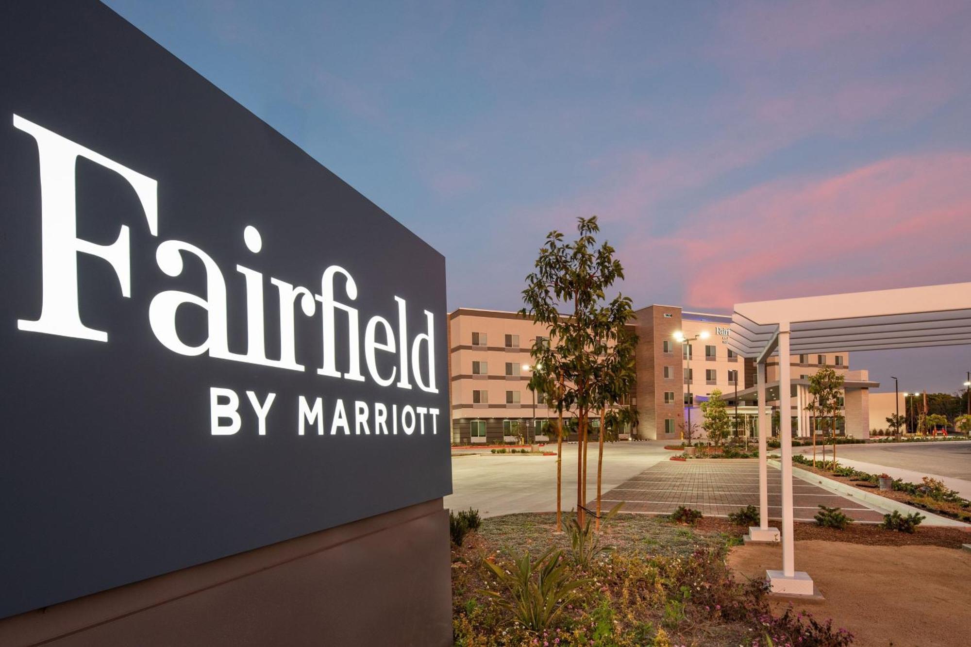 Fairfield By Marriott Inn & Suites Anaheim Los Alamitos Exterior photo